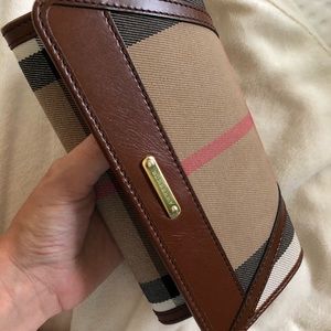 Burberry wallet
